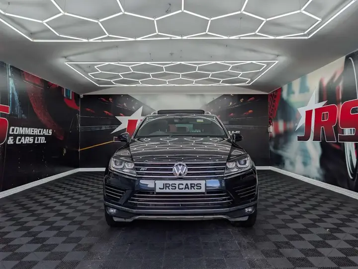 Volkswagen Touareg 2017 photo 2