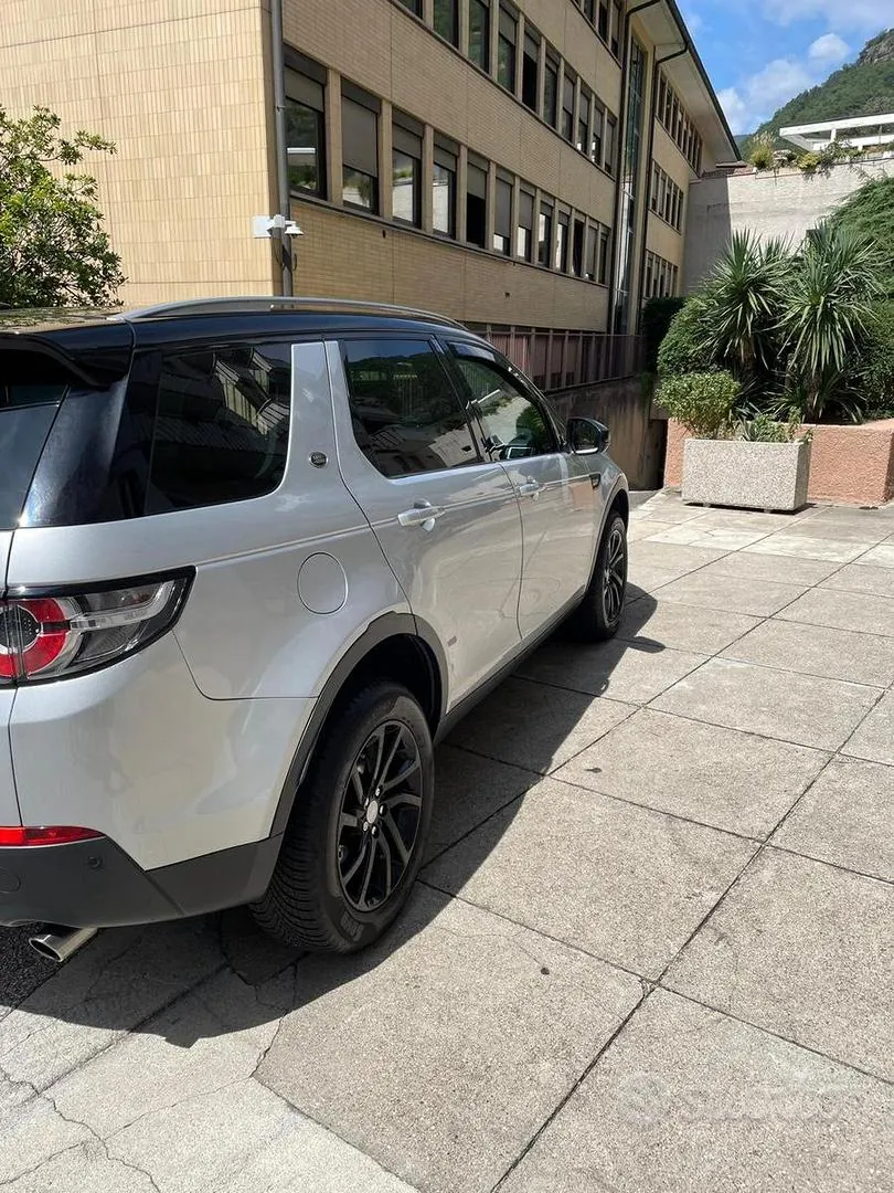 Land Rover Discovery Sport 2016 photo 3
