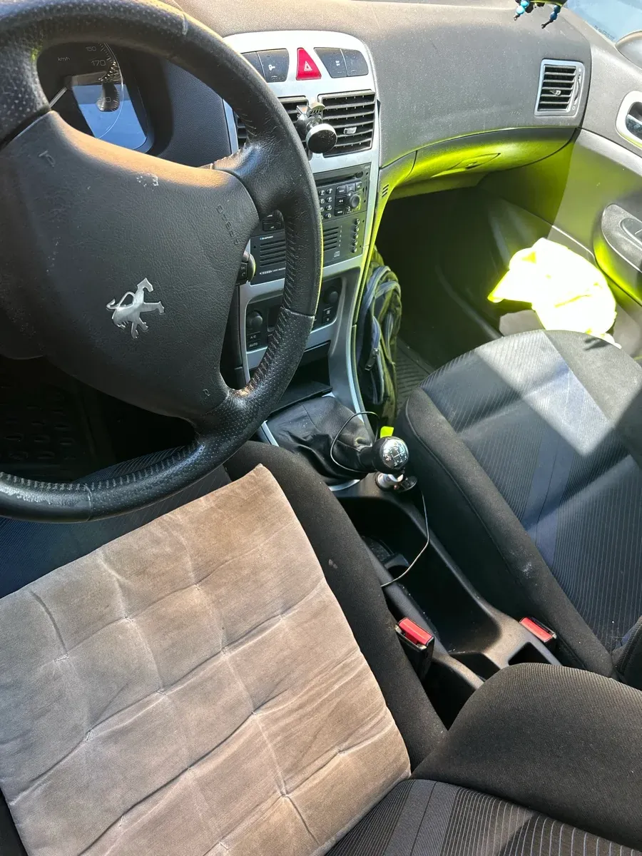 Peugeot 307 2005 photo 2