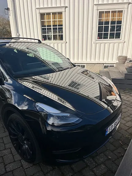 Tesla Model Y 2022 photo 2