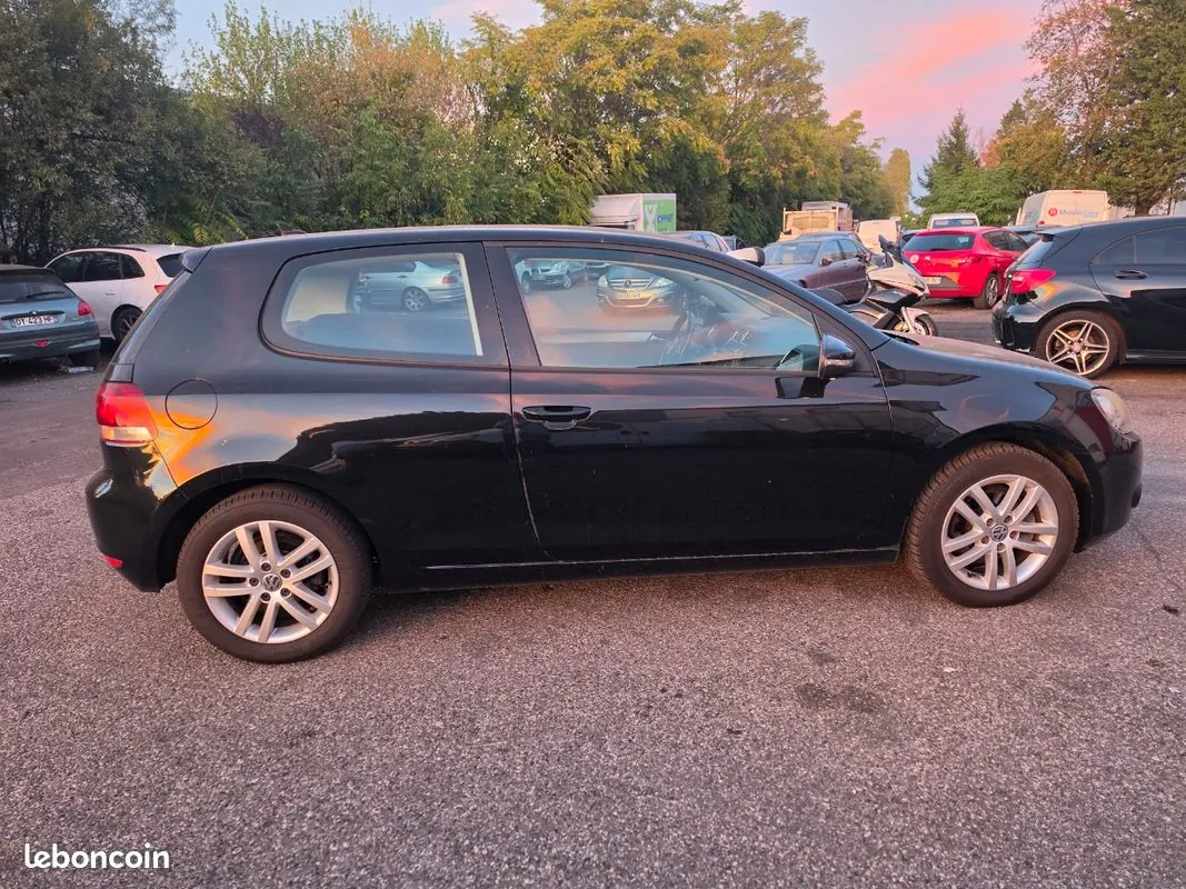 Volkswagen Golf 2010 photo 3