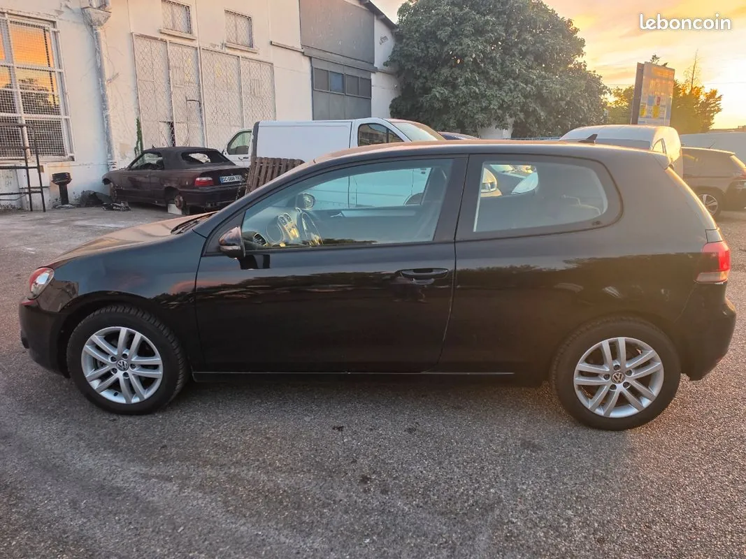 Volkswagen Golf 2010 photo 2