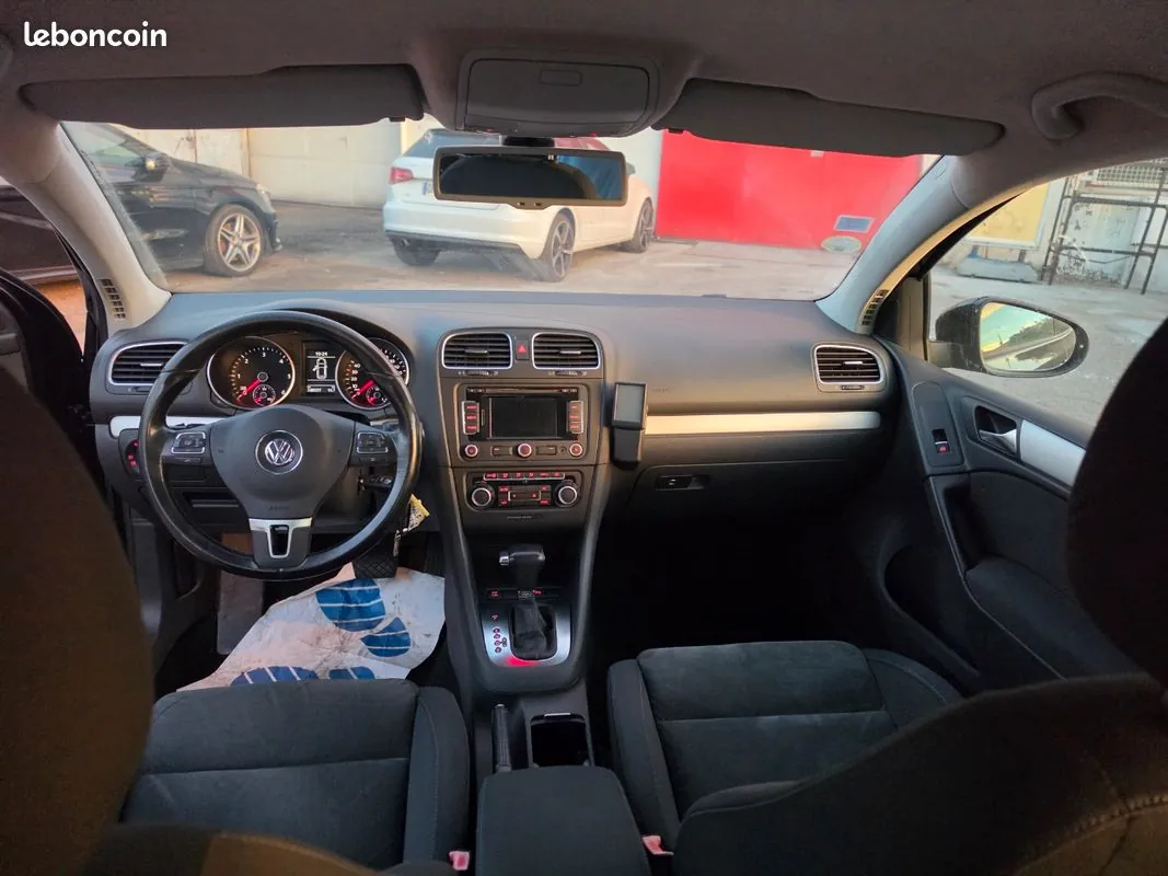 Volkswagen Golf 2010 photo 4