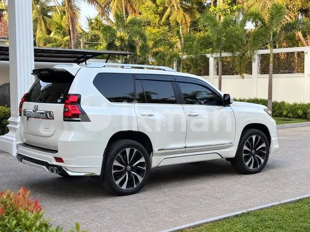 Toyota Land Cruiser Prado 2015 photo 2