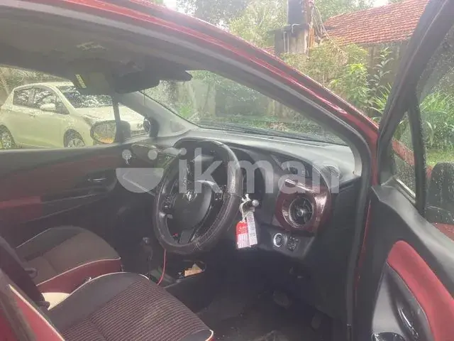 Toyota Vitz 2018 photo 5