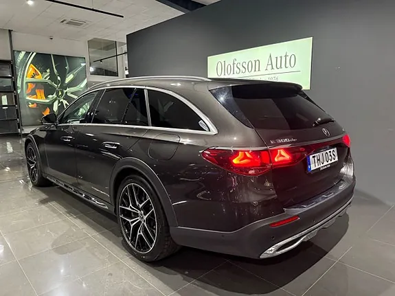Mercedes-Benz E300 De 2024 photo 2