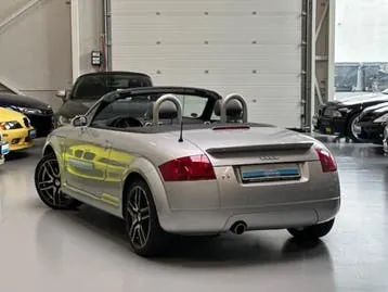 Audi Tt 2004 photo 2