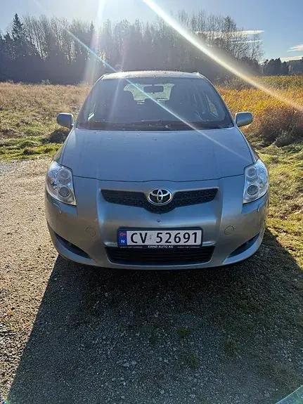 Toyota Auris 2009 photo 2