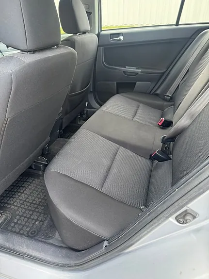 Mitsubishi Lancer 2010 photo 4