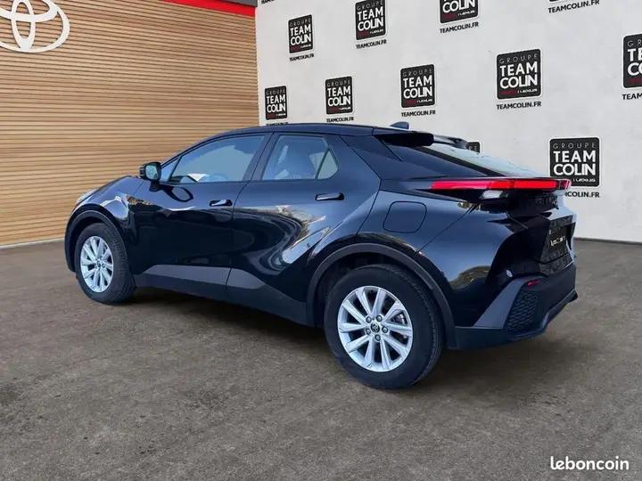 Toyota C-Hr 2025 photo 3