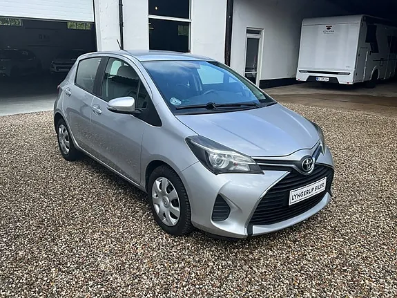 Toyota Yaris 2015 photo 2