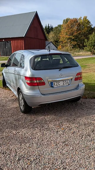 Mercedes-Benz B180 2011 photo 3