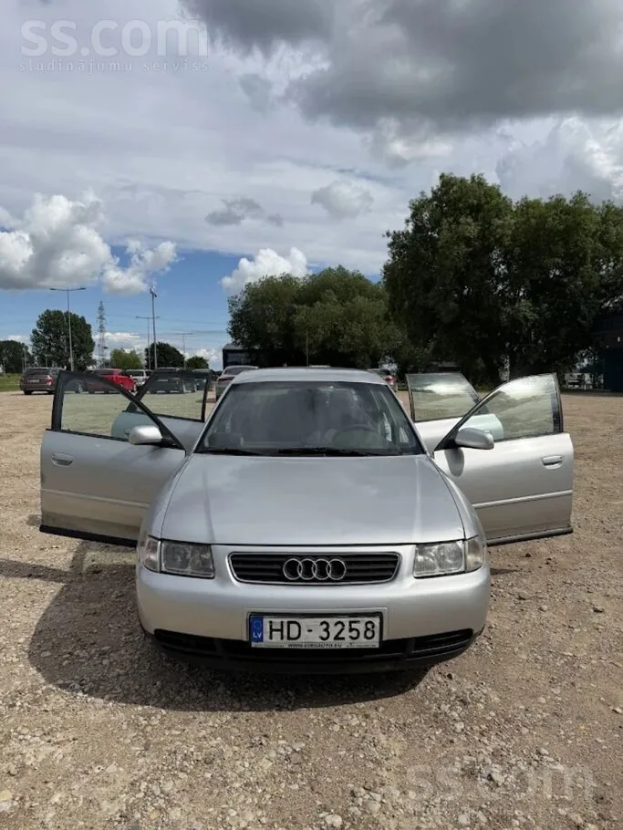 Audi A3 1999 photo 2