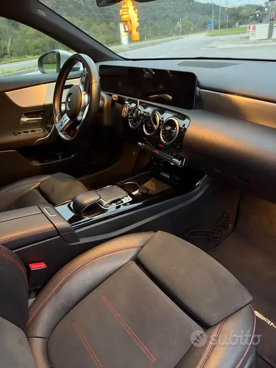 Mercedes-Benz A180 Amg 2019 photo 2