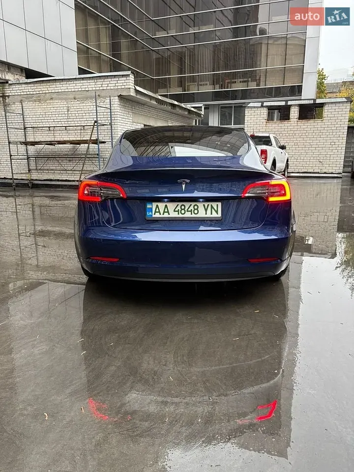 Tesla Model 3 2023 photo 5