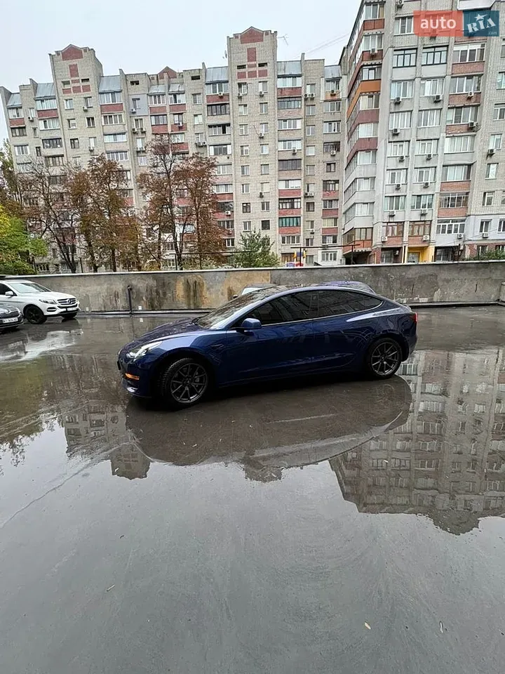 Tesla Model 3 2023 photo 3