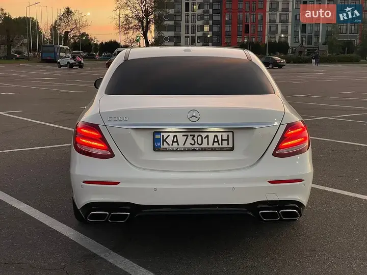 Mercedes-Benz E-Class 2016 photo 4