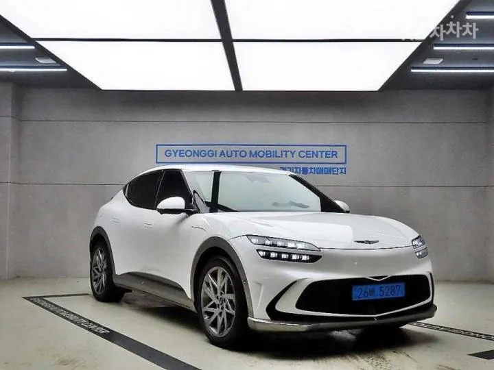 Genesis Gv60