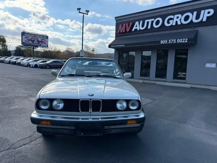 BMW 3 Series 1989 photo 2