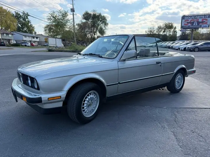 BMW 3 Series 1989 photo 3