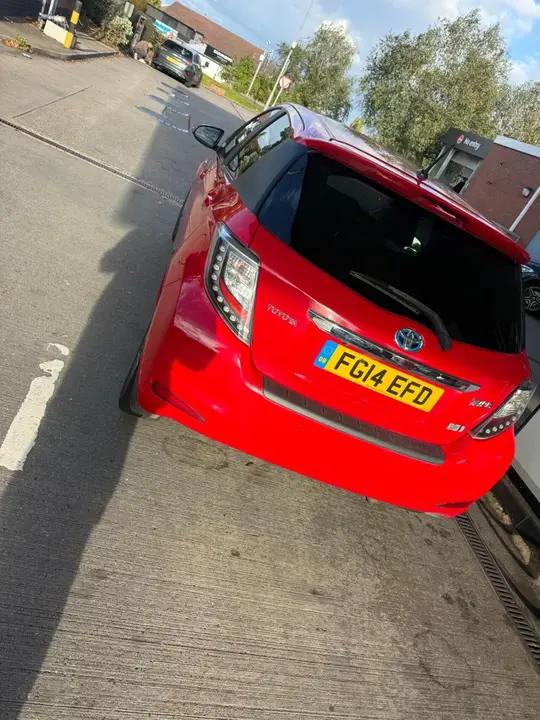 Toyota Yaris 2014 photo 4