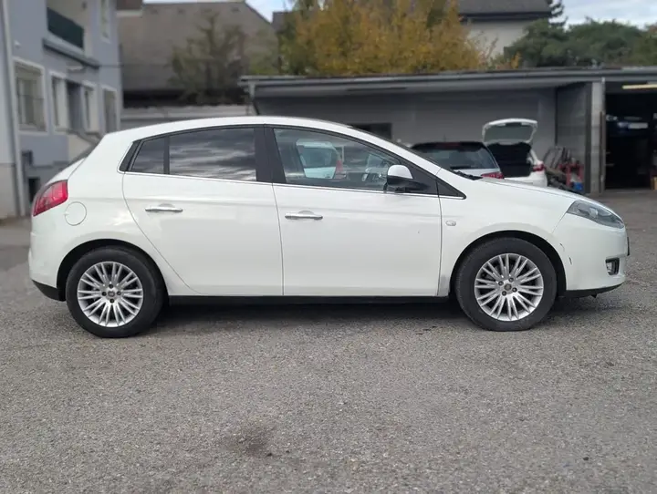 Fiat Bravo 2010 photo 2