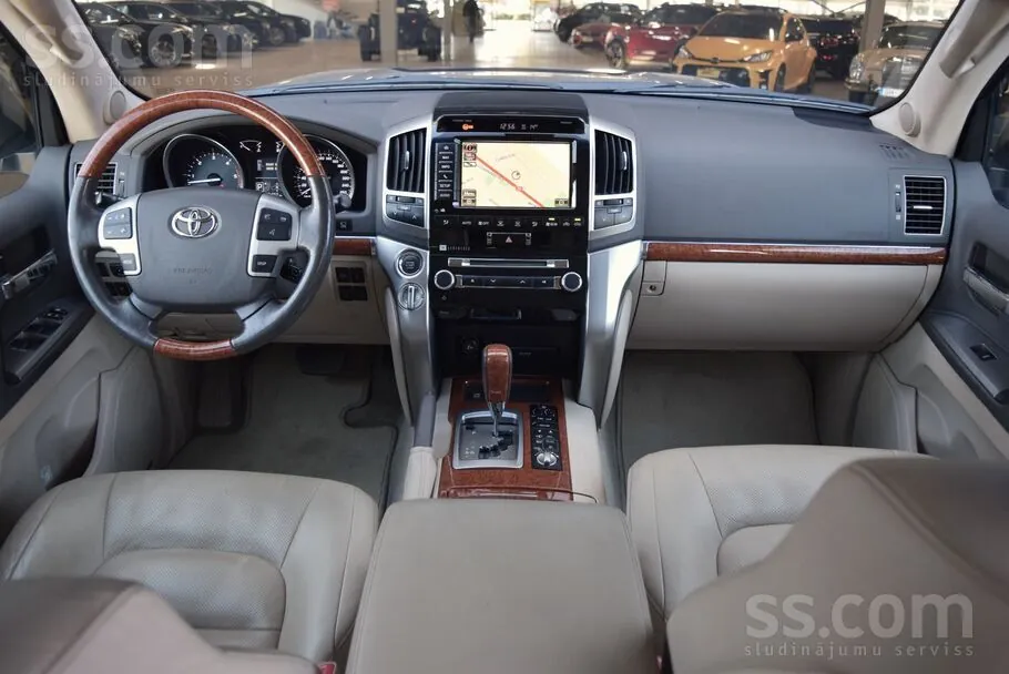Toyota Land Cruiser 2015 photo 4
