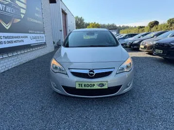 Opel Astra 2010 photo 3