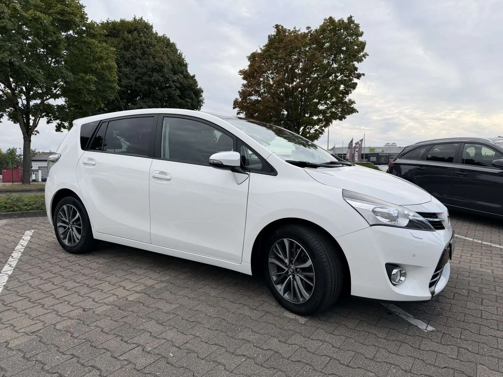 Toyota Verso Executive 7-Siter 2016 photo 2