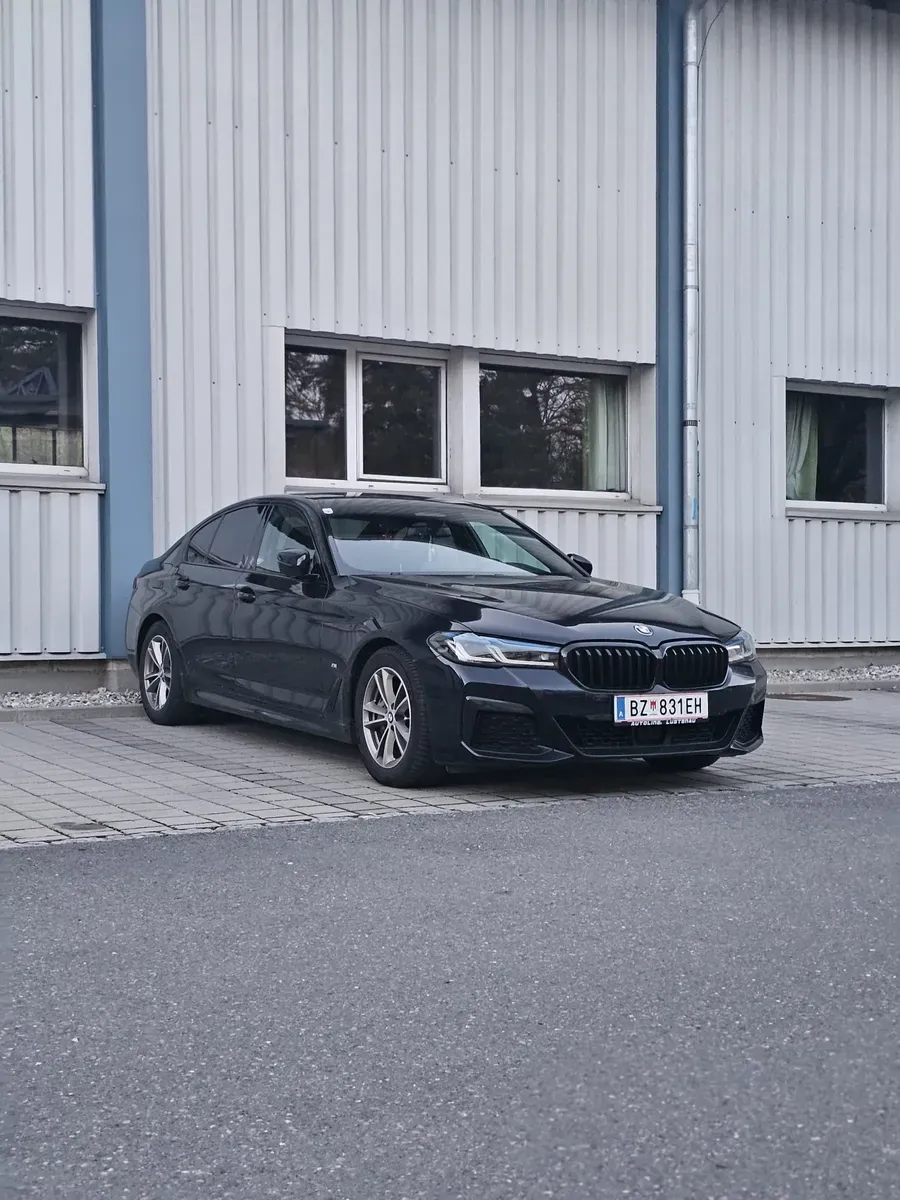 BMW 5 Series 2021 photo 2