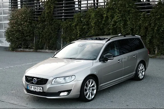 Volvo V70 2015 photo 2