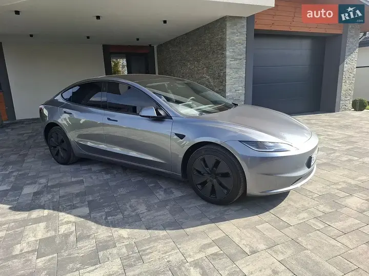 Tesla Model 3 2025 photo 2