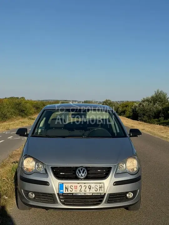 Volkswagen Polo 2005 photo 2