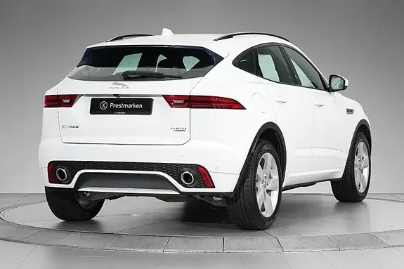 Jaguar E-Pace 2018 photo 4