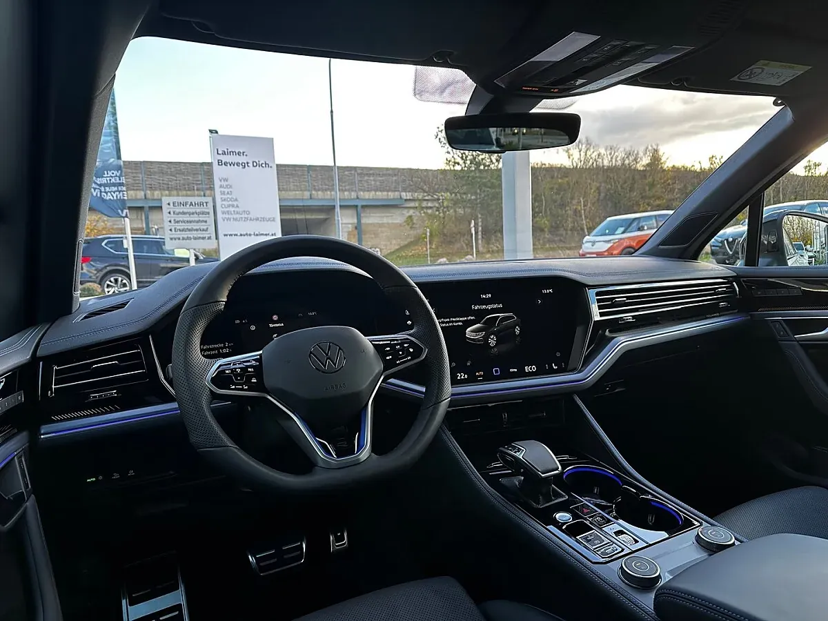 Volkswagen Touareg 2024 photo 3