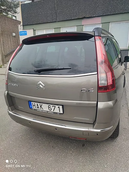 Citroen Grand C4 Picasso 2010 photo 4
