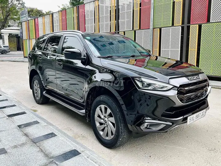 Isuzu Mu-X 2023 photo 3