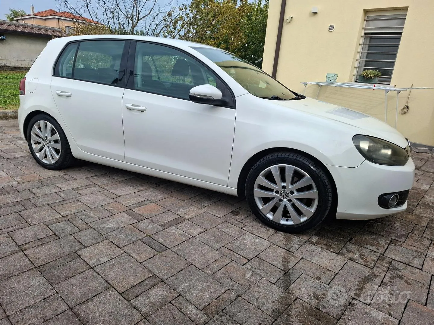 Volkswagen Golf 2010 photo 4