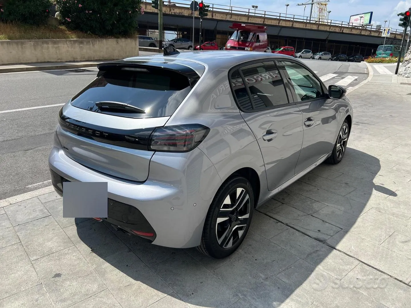 Peugeot 208 2024 photo 3