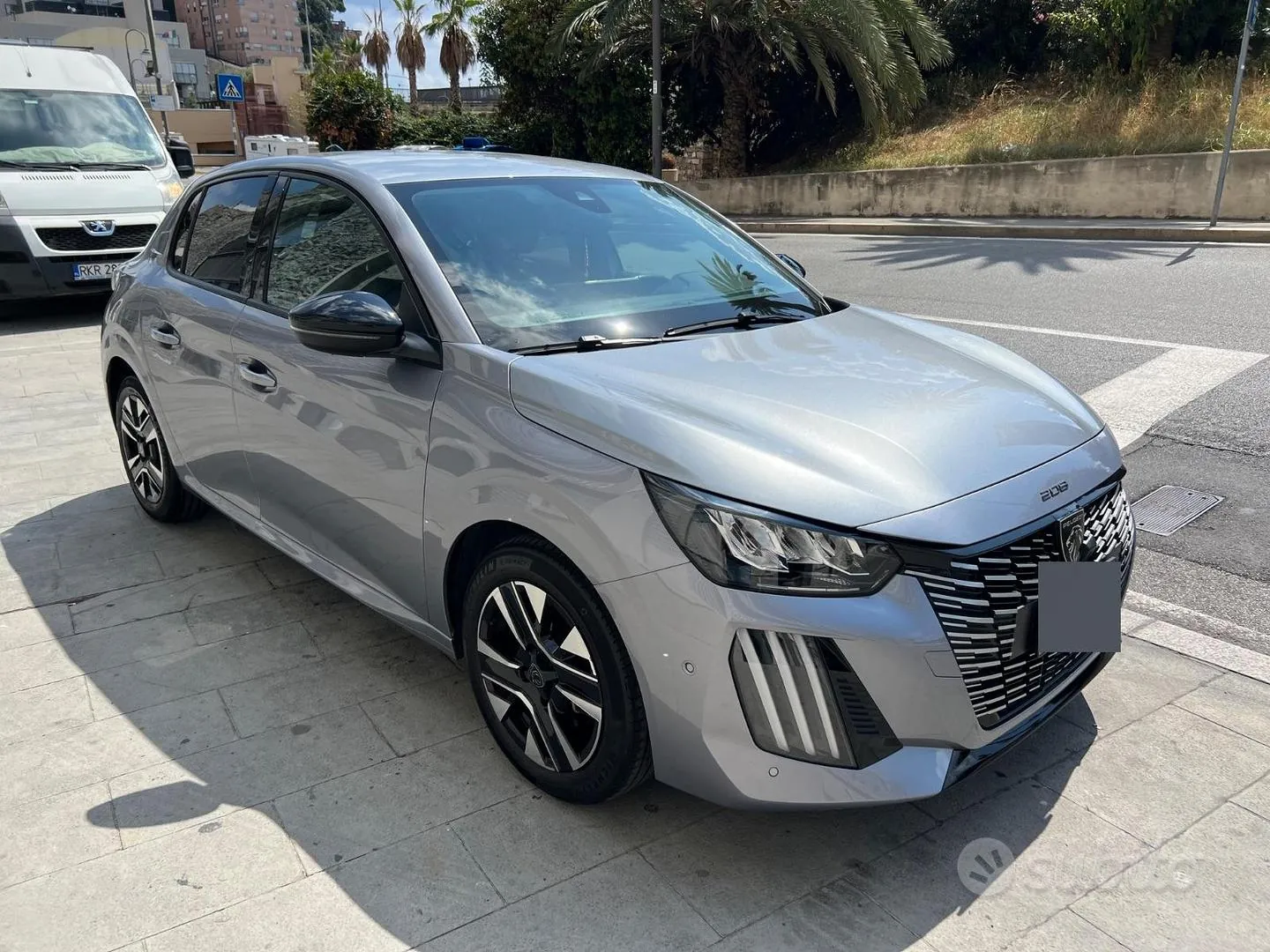 Peugeot 208 2024 photo 2