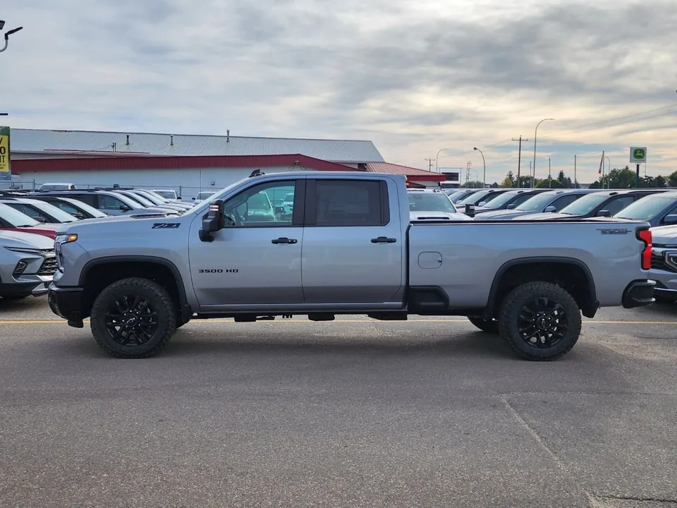 Chevrolet Silverado 3500Hd 2026 photo 3