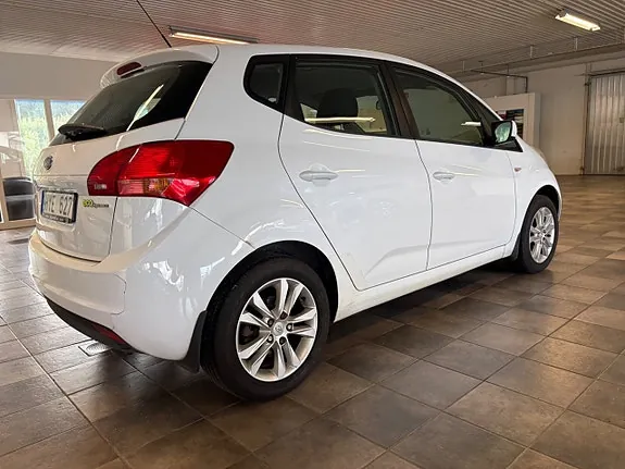 Kia Venga 2010 photo 3