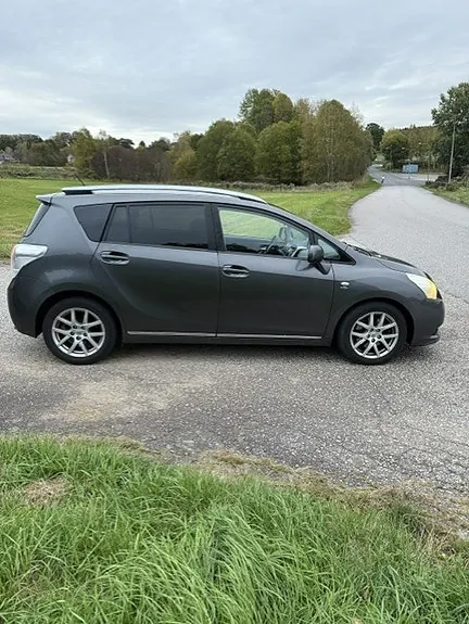 Toyota Verso 2010 photo 3