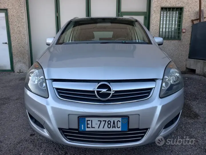 Opel Zafira 2012 photo 2