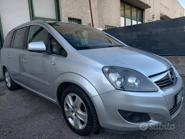 Opel Zafira 2012 photo 3