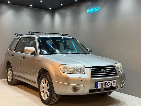 Subaru Forester 2005 photo 2
