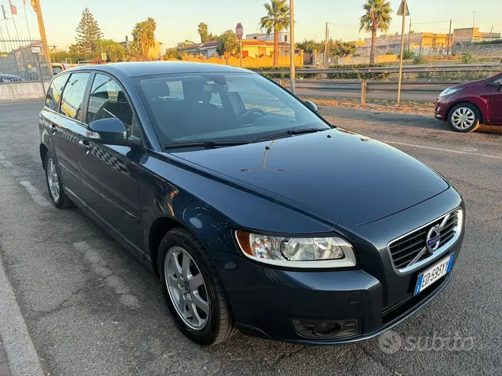 Volvo V50 2010 photo 3
