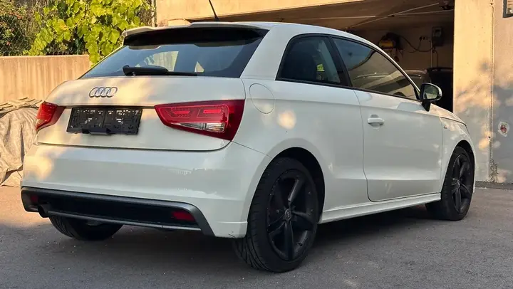 Audi A1 2012 photo 3