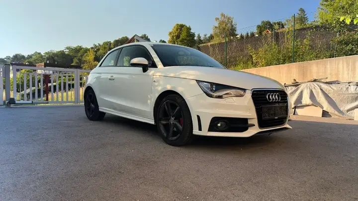 Audi A1 2012 photo 2