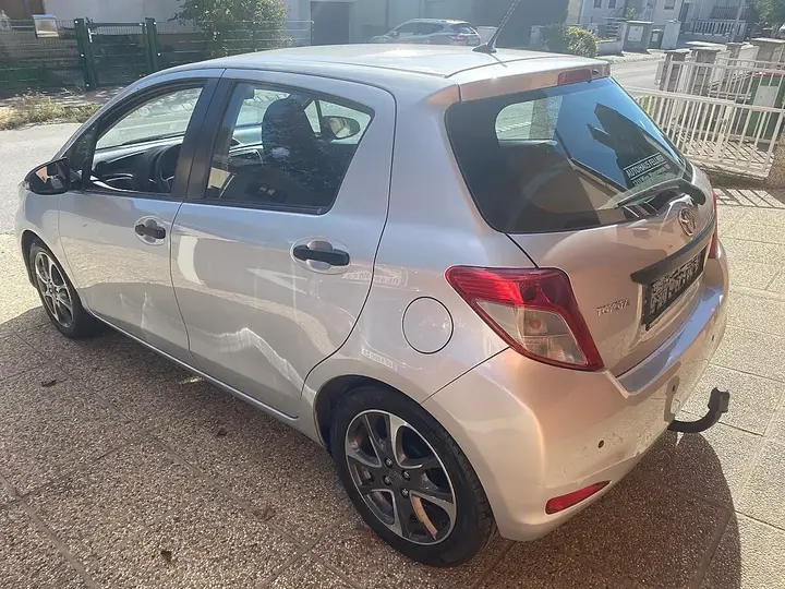 Toyota Yaris 2011 photo 3
